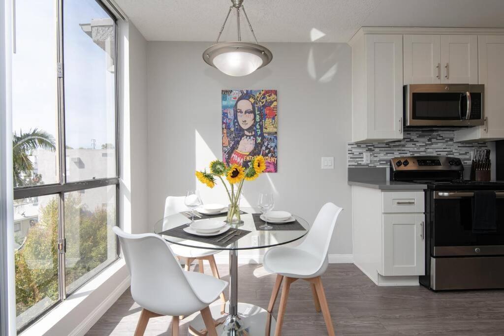 Prime Location 1-bedroom With Pool Apartment *